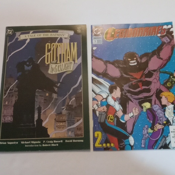 Batman & Legionnares Bundle of 2 DC Comic Books Super Heroes - Picture 1 of 9
